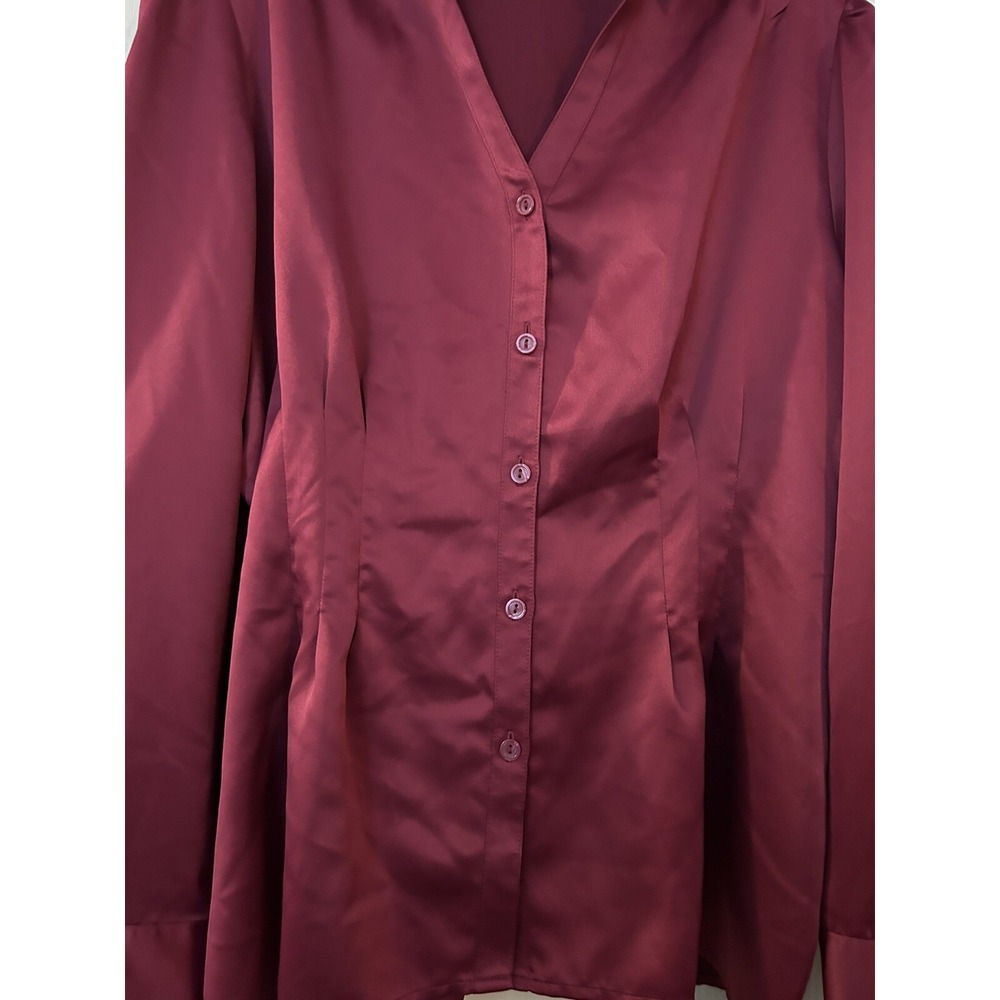 East 5th Women's Blouse PXL Button Down Long Sleeve Style Red Pleated  Front EUC - Picture 6 of 10